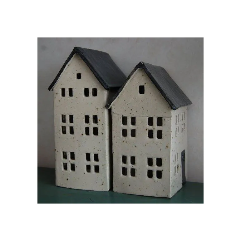 Домик интерьерная статуэтка