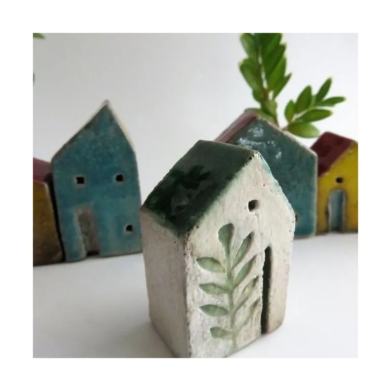 Домик интерьерная статуэтка
