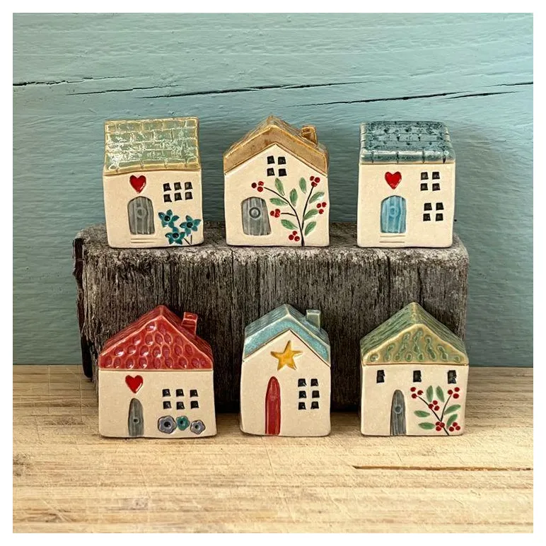 Домик интерьерная статуэтка