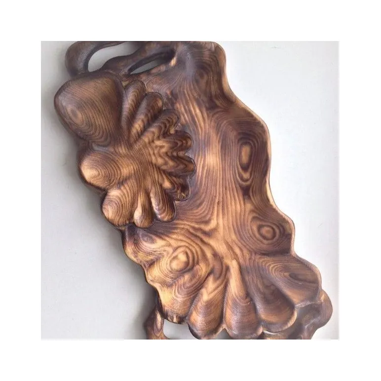 Резной поднос