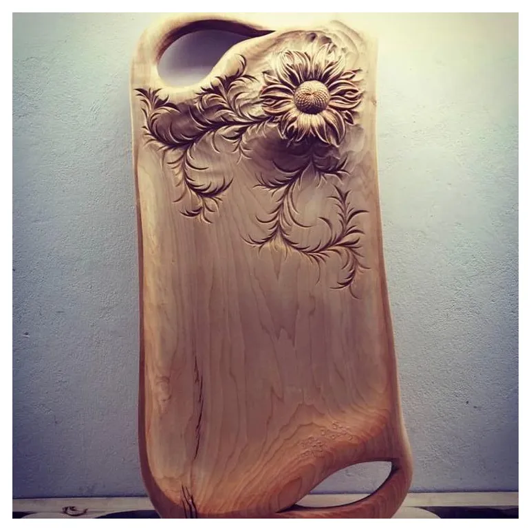 Резной поднос