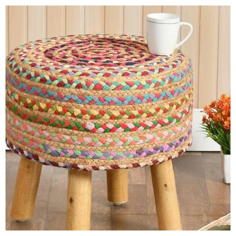 Табурет, пуф