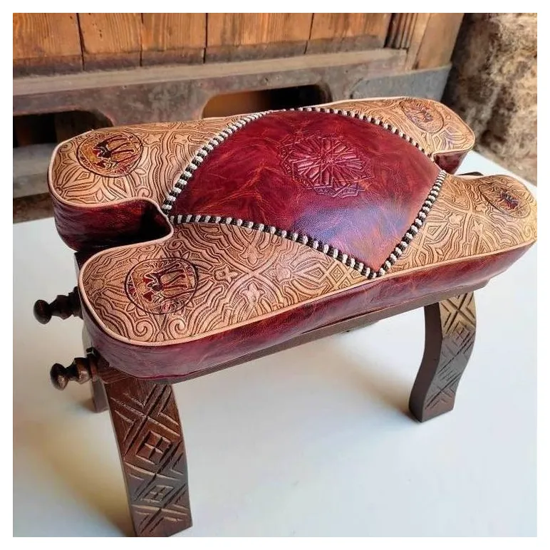 Табурет, пуф