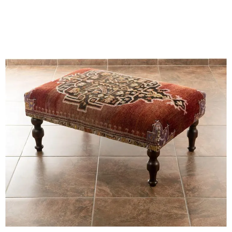 Табурет, пуф