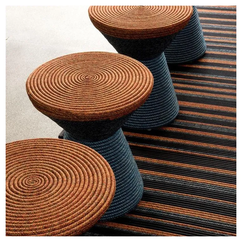 Табурет, пуф