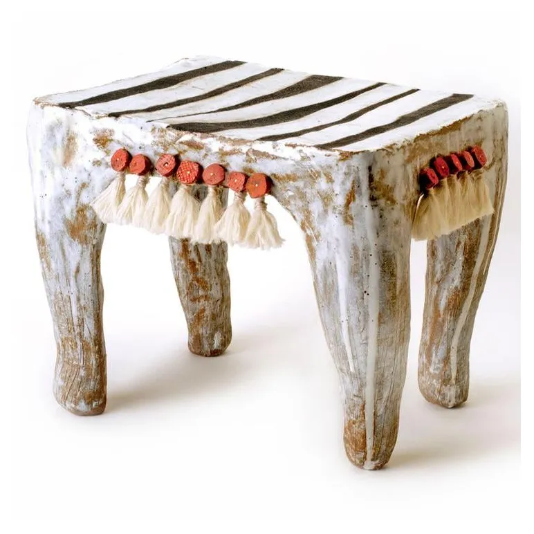 Табурет, пуф